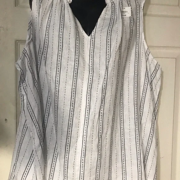 Plus size Ruffle Tank - Picture 7 of 11